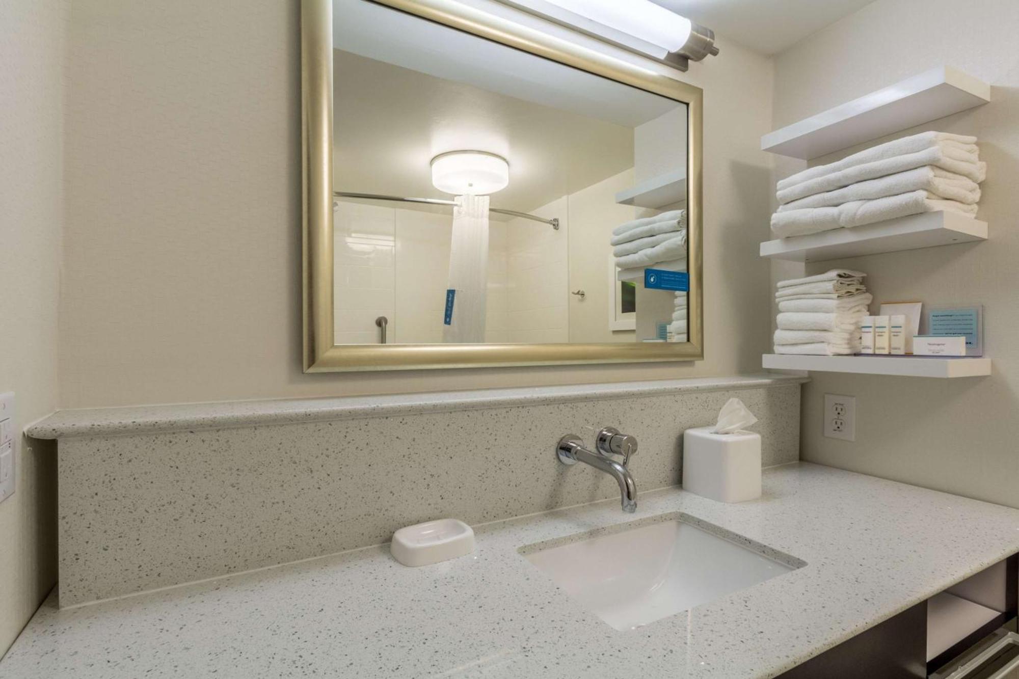 Hampton Inn Jackson Pearl Intrntl Airport Eksteriør bilde
