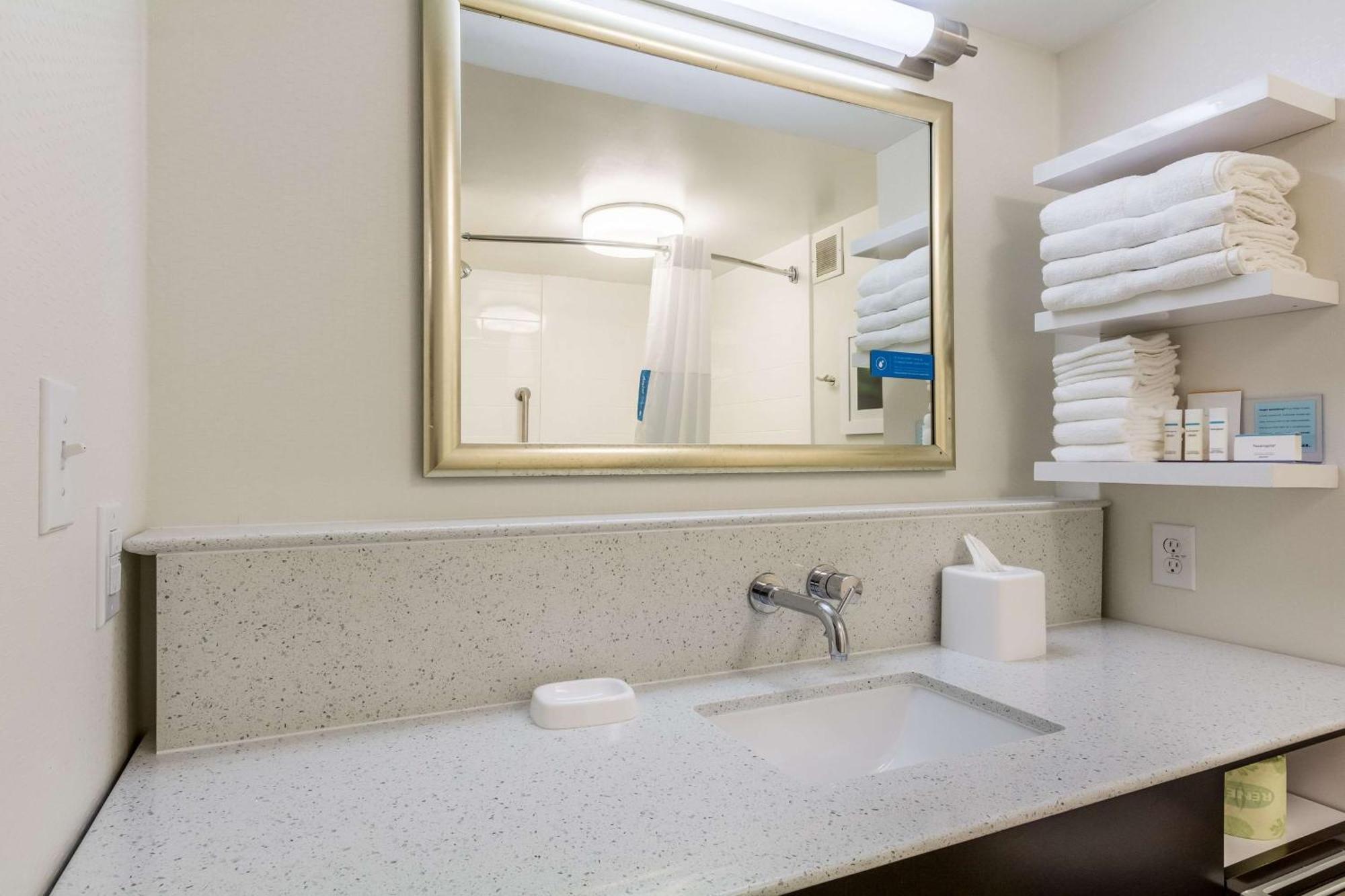 Hampton Inn Jackson Pearl Intrntl Airport Eksteriør bilde